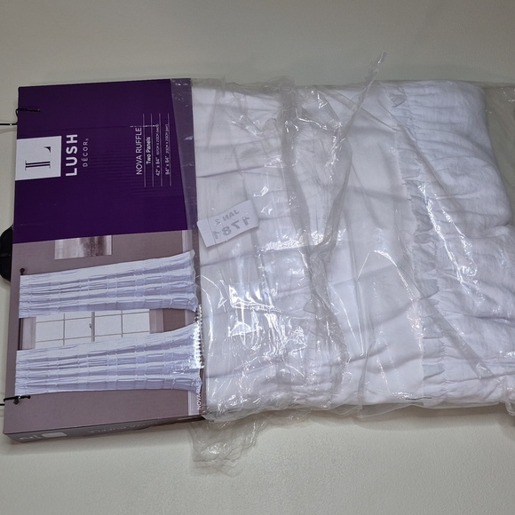 NWT Lush Decor Ruffle Panels Curtains 2 Nova Ruffle Panels - Picture 4 of 6